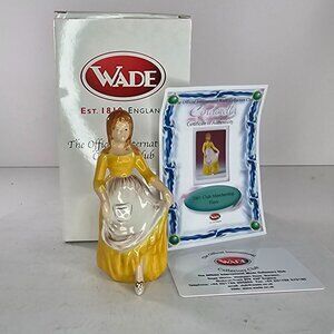 Wade Cinderella 2001 International Club Membership Figurine With Box & COA
